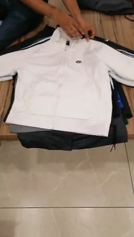 Branded zipper jacket 17 pieces bundle